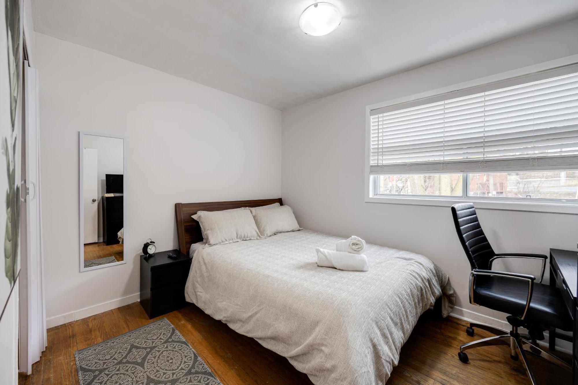 Eglinton West Guest Suite Toronto Dış mekan fotoğraf