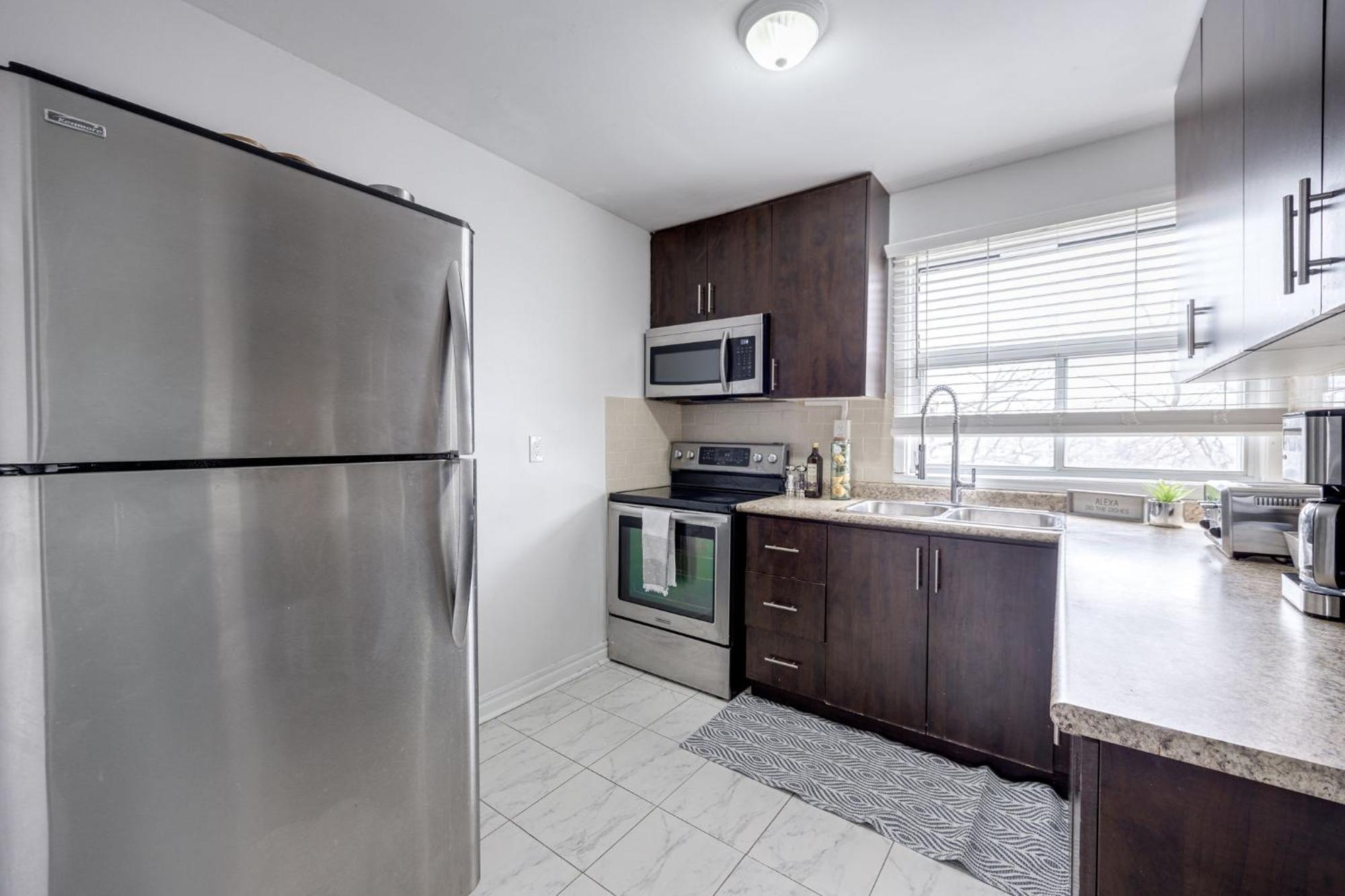 Eglinton West Guest Suite Toronto Dış mekan fotoğraf