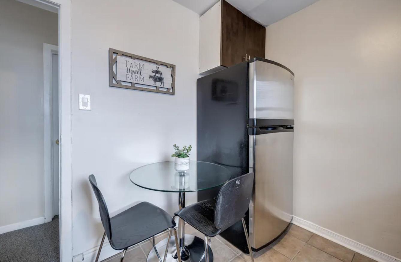 Eglinton West Guest Suite Toronto Dış mekan fotoğraf